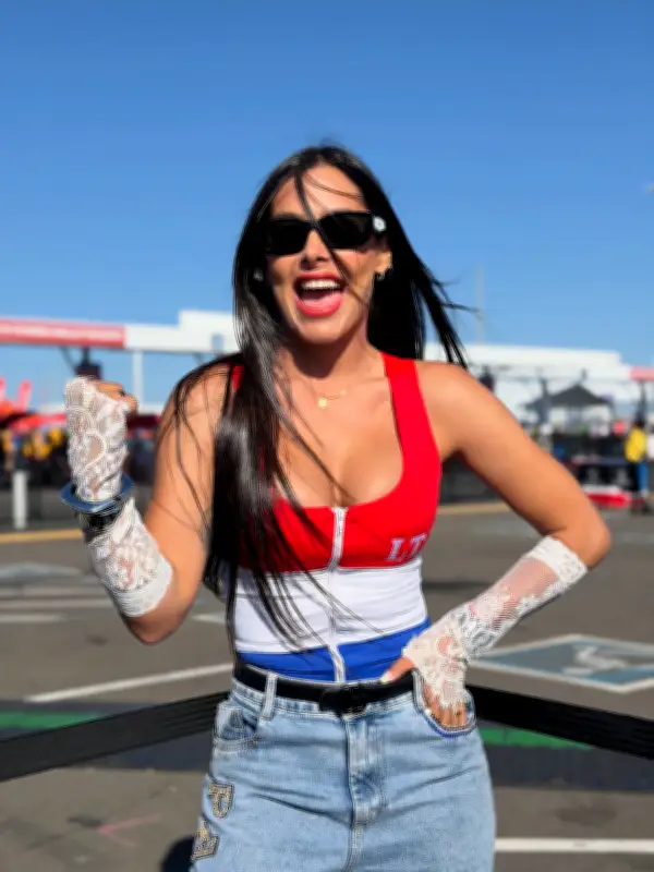Larissa Riquelme celebra vitória do Paraguai sobre Alemanha nos pênaltis