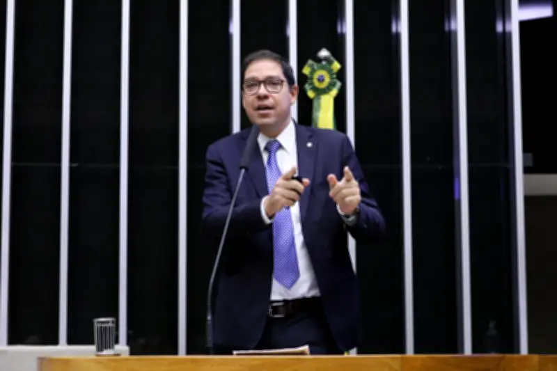 Lavanderia ligada a deputado do PL fatura 8 vezes mais no governo Castro