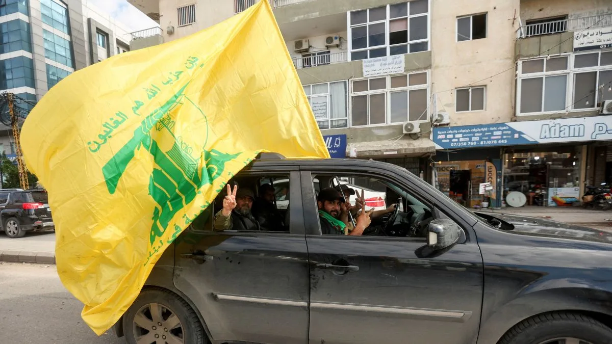 Governo do Líbano proíbe atividades militares do Hezbollah e exige entrega de armas