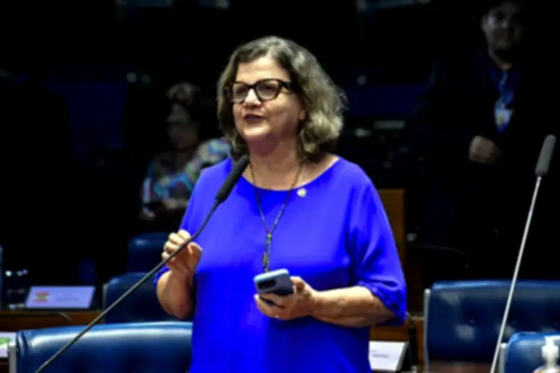 Líder do governo no Senado se reúne com Alcolumbre em meio a pauta-bomba