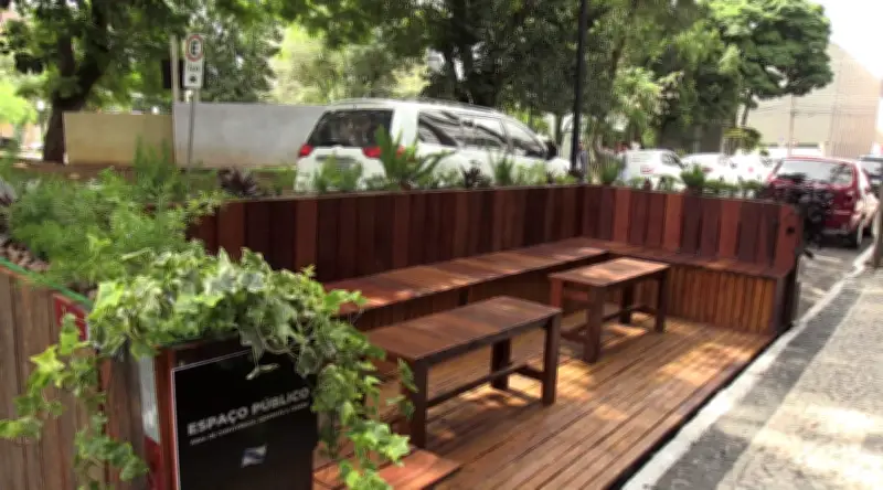 Lei que autoriza parklets em vagas de estacionamento em Presidente Prudente