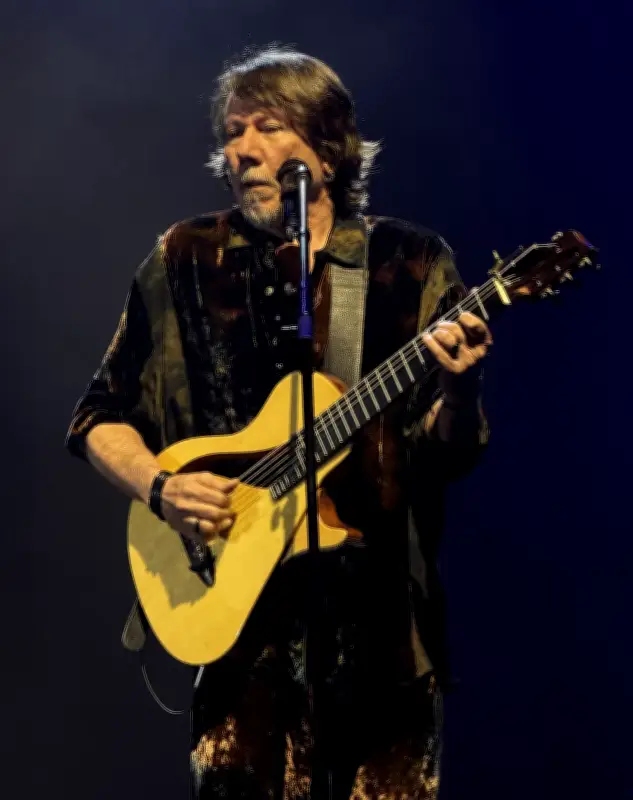 Lenine estreia show 'Eita' no Rio com 31 músicas e som impecável
