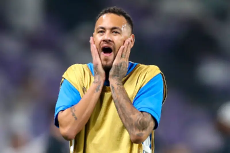 Lesão de Neymar divide opiniões na web entre apoiadores e haters