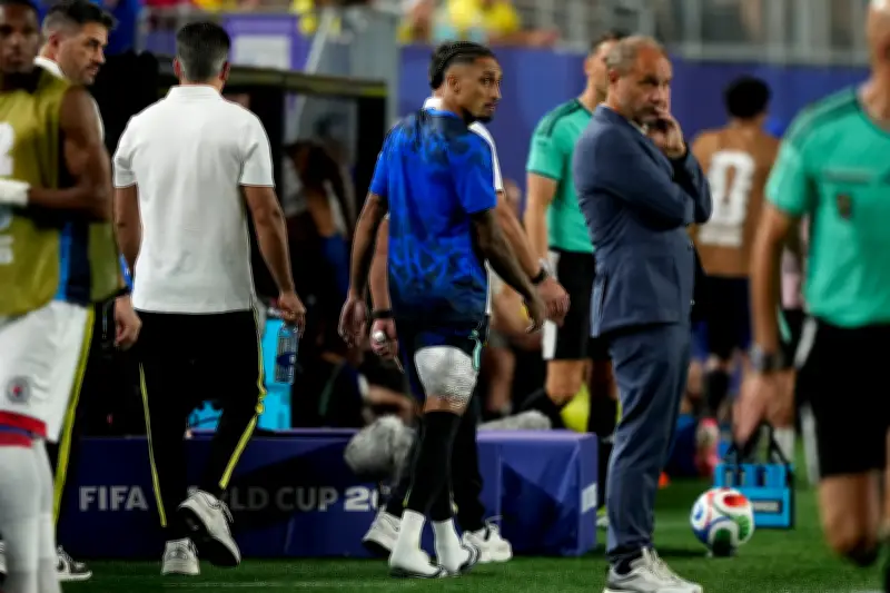 Lesão de Raphinha: entenda por que bíceps femoral é tão propenso a problemas