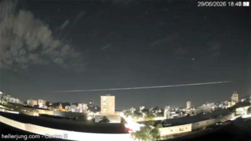Lixo espacial cruza o céu no Sul do Brasil e deixa rastro luminoso