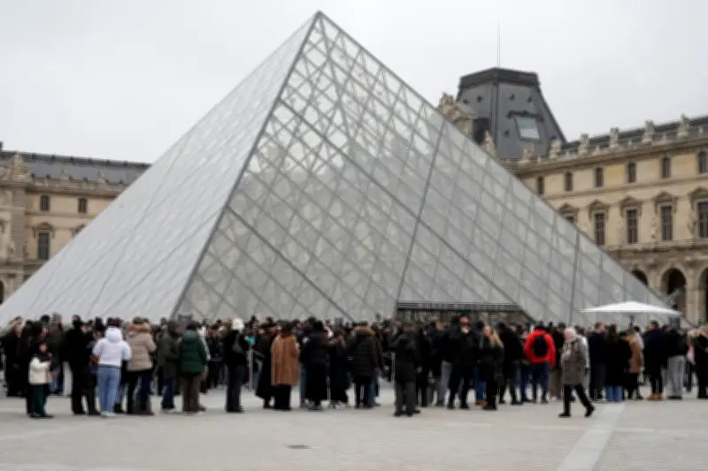 Louvre está 'no limite' e precisa de bilhões em reformas, diz presidente