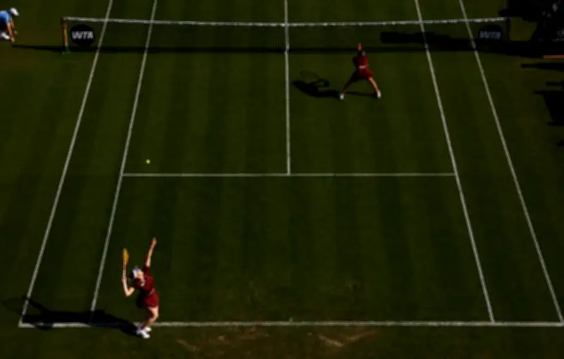 Luisa Stefani conquista terceiro título da temporada em Eastbourne