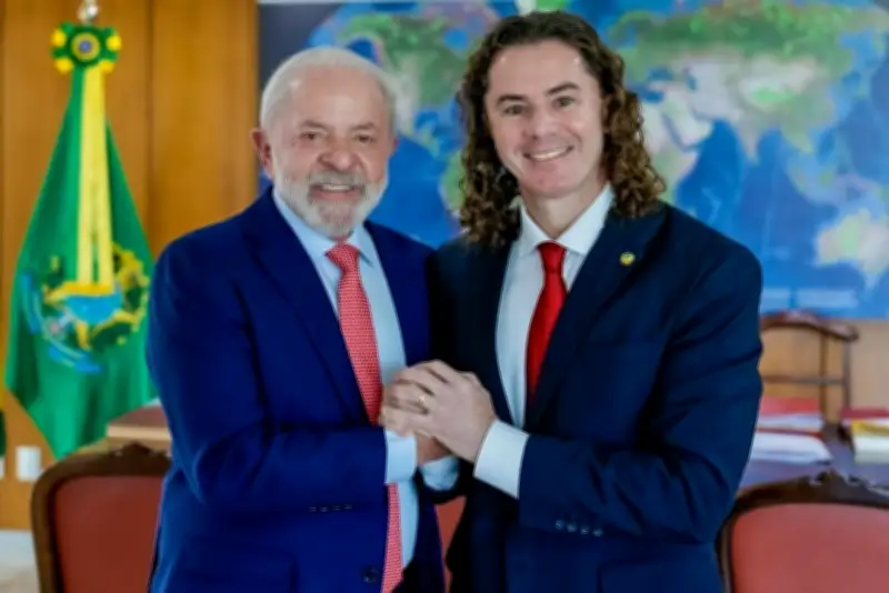 Lula apoia reeleição de Veneziano e contraria Hugo Motta na Paraíba