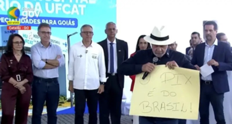 Lula critica tarifa dos EUA e defende Pix em discurso contra Trump
