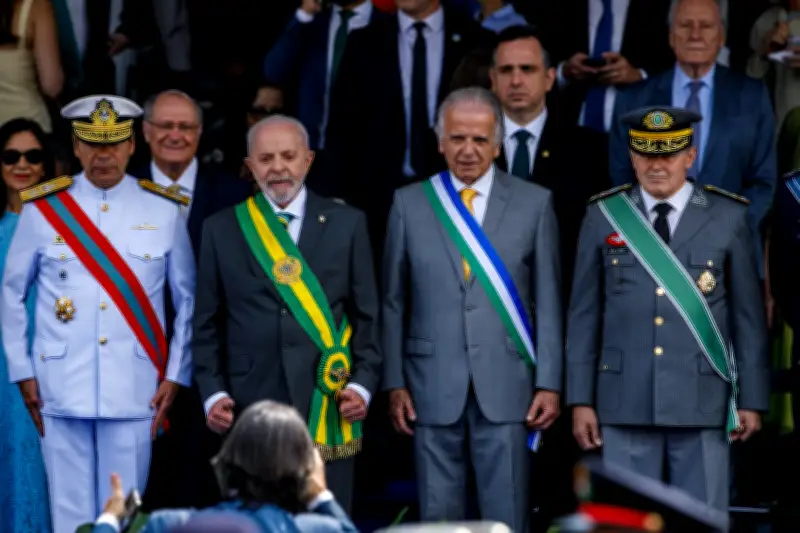 Lula e o bloqueio orçamentário das Forças Armadas