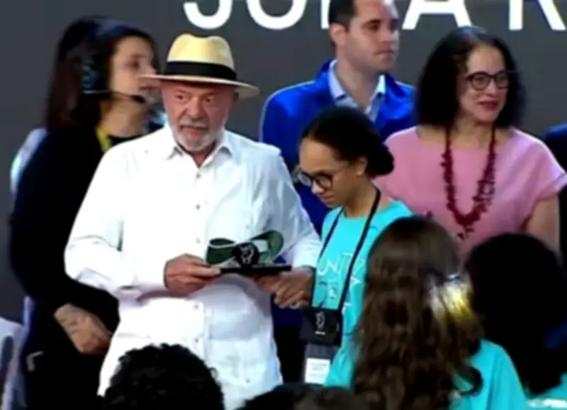 Lula: 'Político honesto que vocês querem não está dentro de mim'