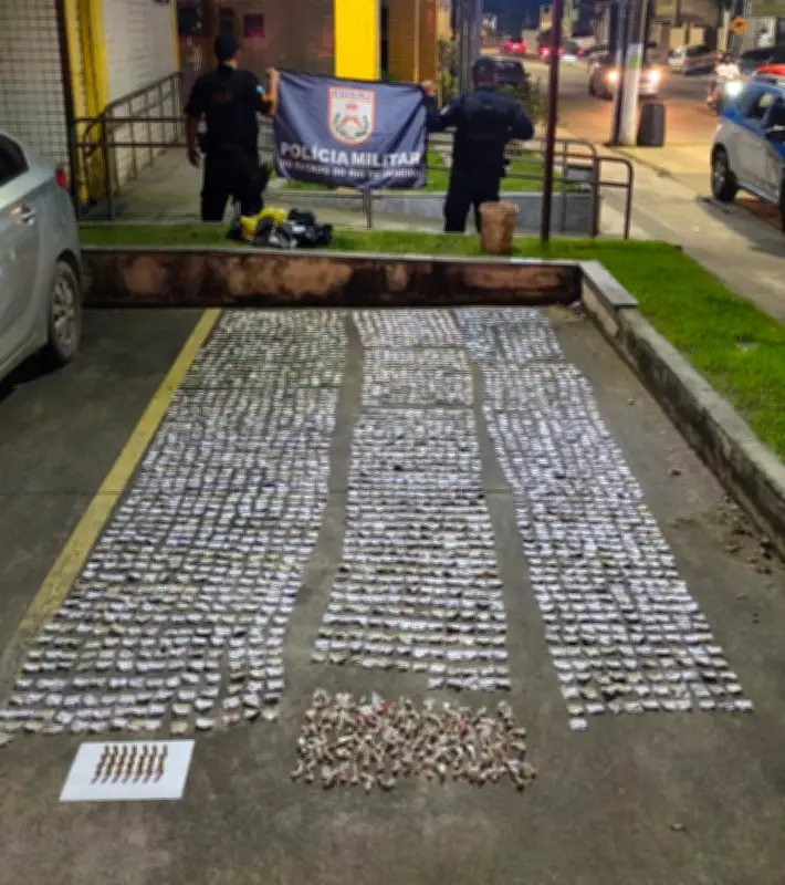 Mais de 2,6 mil porções de drogas e munições são apreendidas em Paracambi