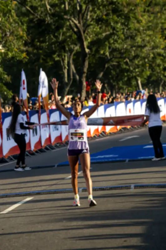 Maratona do Rio é vencida por etíopes; campeã feminina passa mal