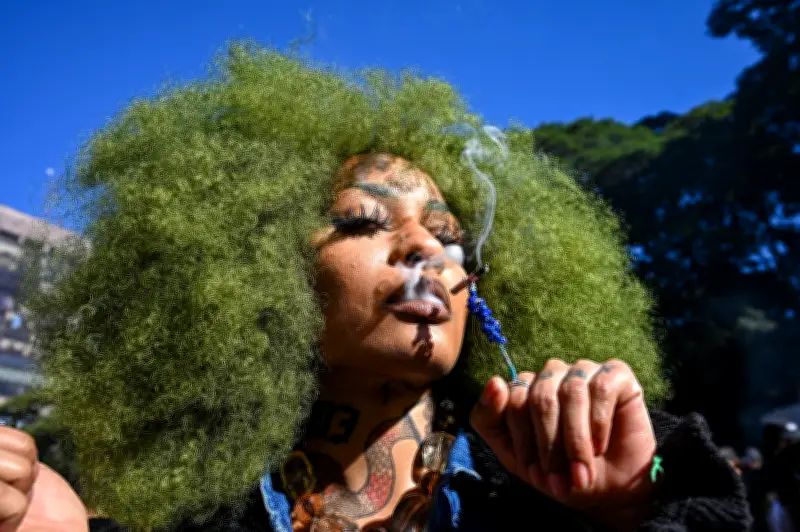 Marcha da Maconha ocupa Avenida Paulista por legalização e reparação racial