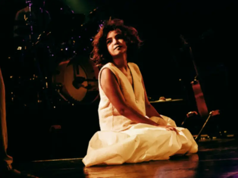 Mari Froes: cantora goiana lota shows na Europa e vem ao Brasil