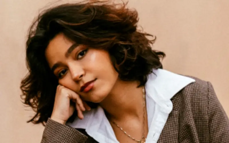 Mari Froes: cantora goiana viraliza e lota shows em mais de 20 países