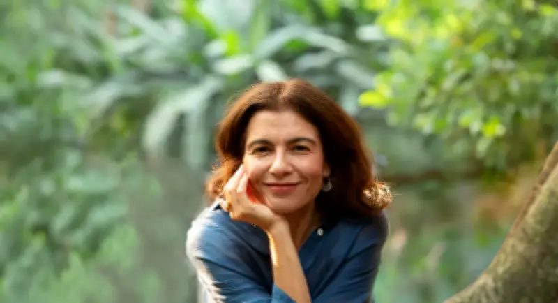 Martha Batalha é aclamada por crônica sobre tempos verbais
