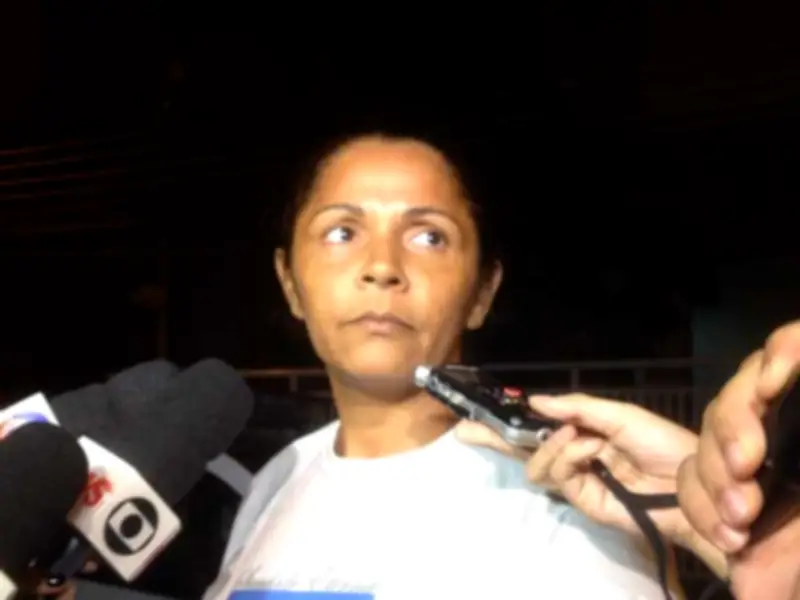 Mãe de Eduardo, morto no Alemão, celebra denúncia de PMs após 10 anos