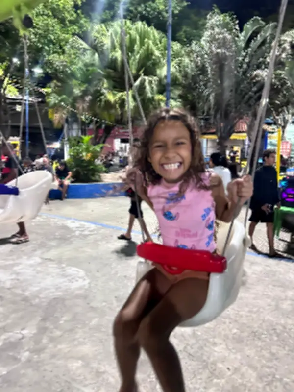 Mãe relata que filha de 7 anos foi morta por falsos policiais em Nova Iguaçu