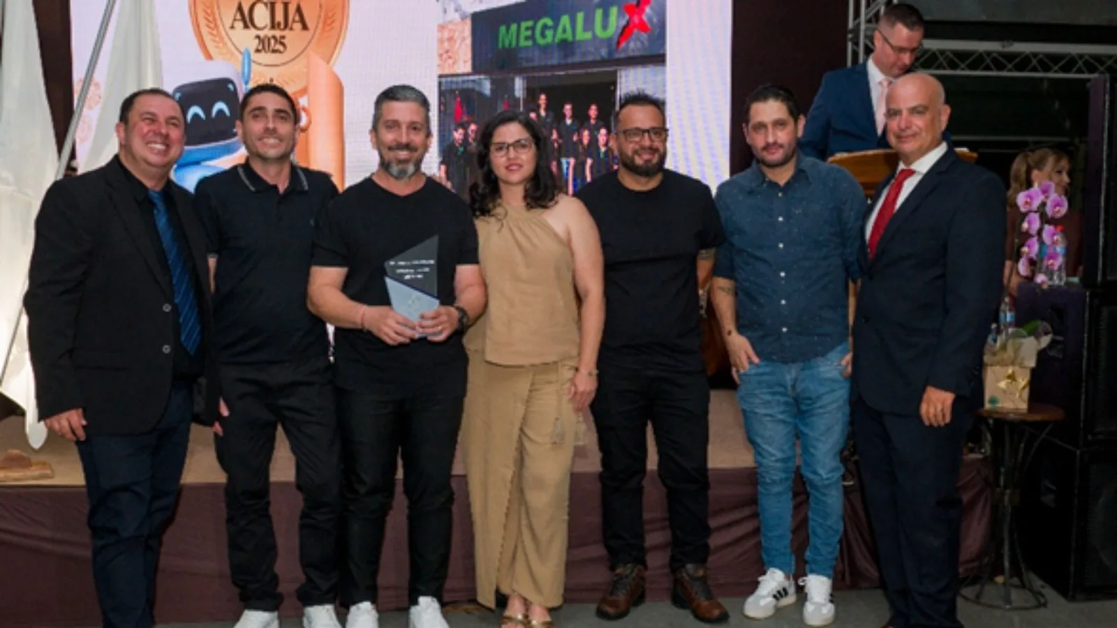 MegaLux é eleita Destaque no Comércio em Jacutinga no Melhores do Ano 2025