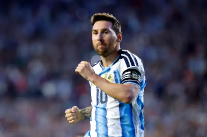 Messi iguala Mbappé e fica a dois gols do recorde de Klose na Copa