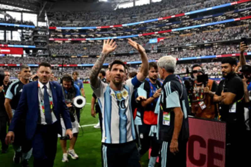 Messi se isola como maior artilheiro das Copas com 18 gols