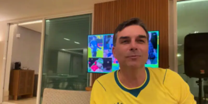 Michelle Bolsonaro acusa Flávio de 'ataques covardes' e desrespeito