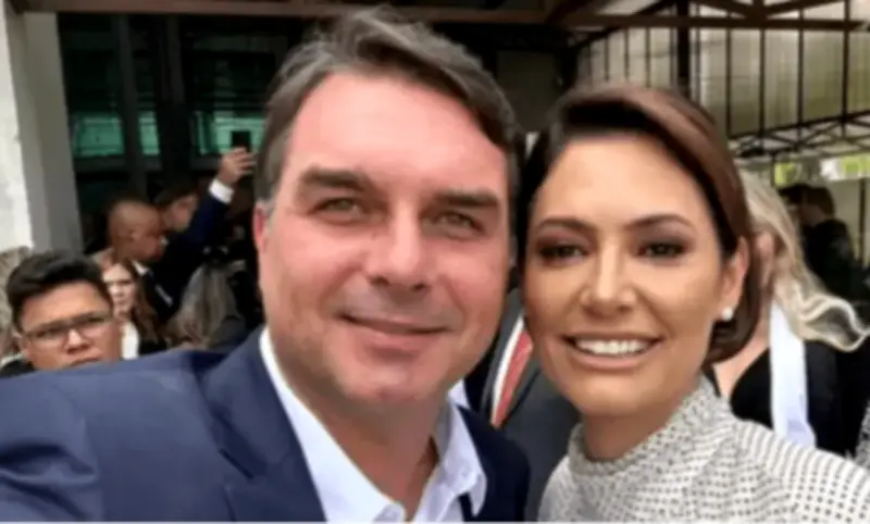 Michelle Bolsonaro acusa Flávio de 'maltrato' em ligação
