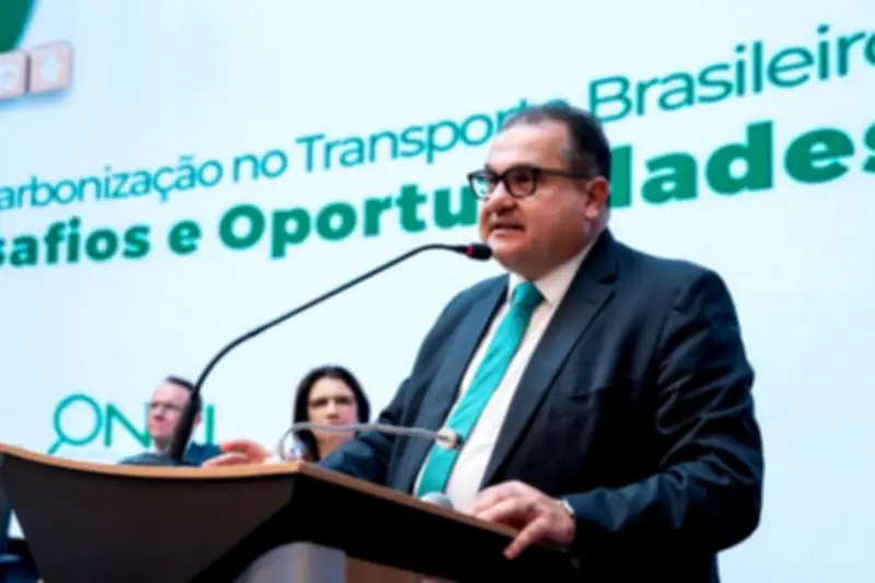 Ministro defende transparência do BC sobre juros e critica custo logístico
