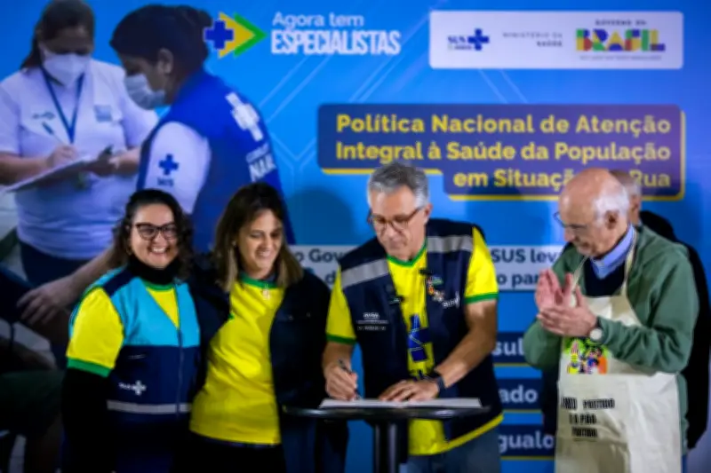 Ministro Padilha lança política nacional de saúde para população em situação de rua