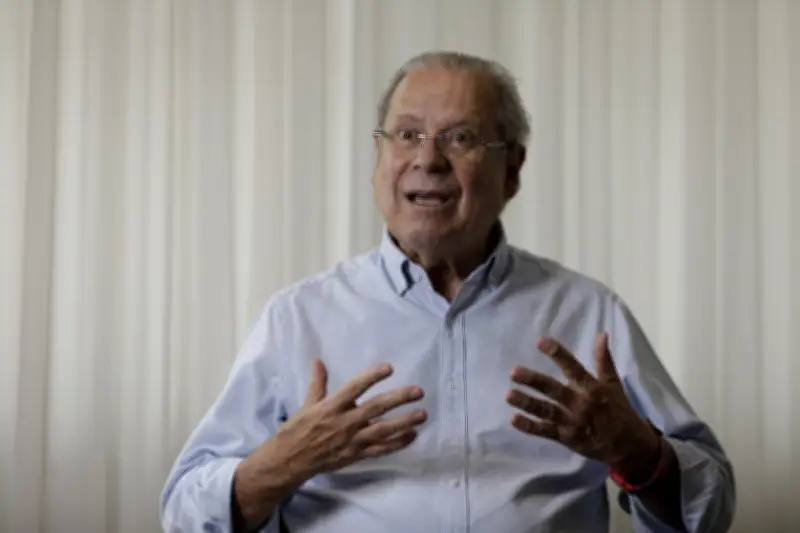 Ministros do STF se irritam com críticas de petistas e veem estratégia eleitoral