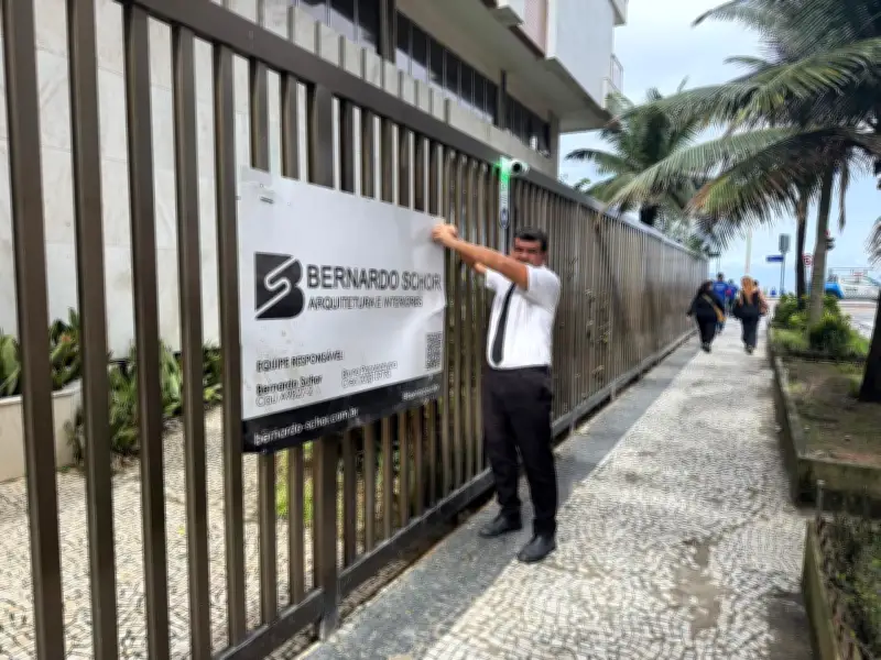 Misterioso sumiço de placa de obra em Ipanema é resolvido