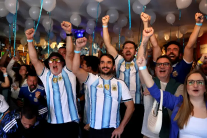 Mooca vira Buenos Aires: torcida argentina em SP e brasileiros convertidos a Messi
