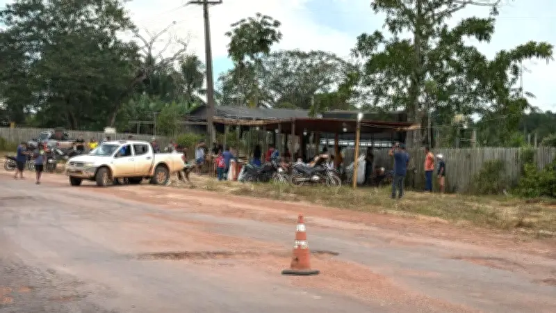 Moradores bloqueiam BR-163 no Pará por obras de recuperação