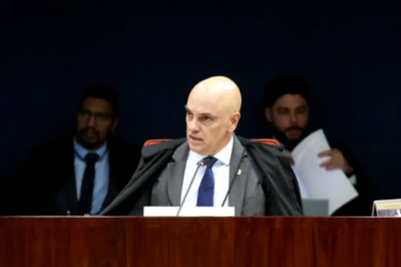 Moraes arquiva inquéritos contra Waiãpi e Fernandes por atos de 8/1