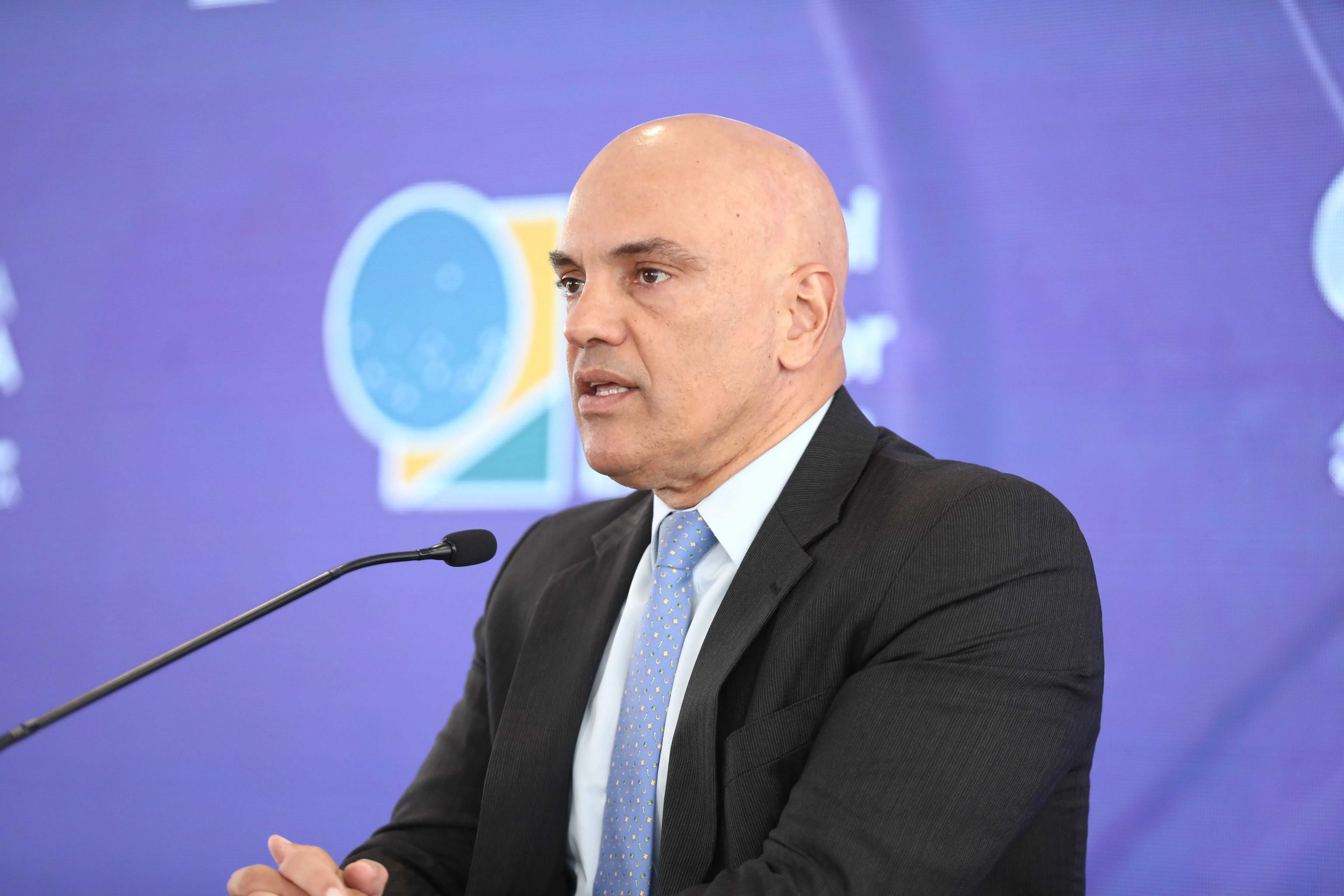 Moraes Determina Fim de Acampamentos Golpistas e Afastamento de Ibaneis Rocha