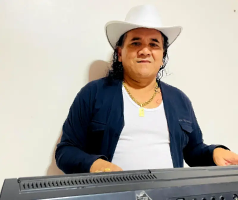 Morre cantor e tecladista RaySom, aos 61 anos, em Fortaleza