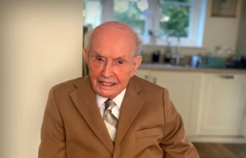 Morre o homem mais velho da Inglaterra, Arthur Aspinall, aos 109 anos