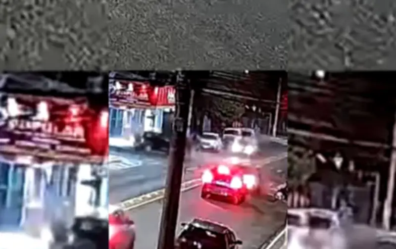 Motociclista ferida em acidente após conversão proibida em Tupã