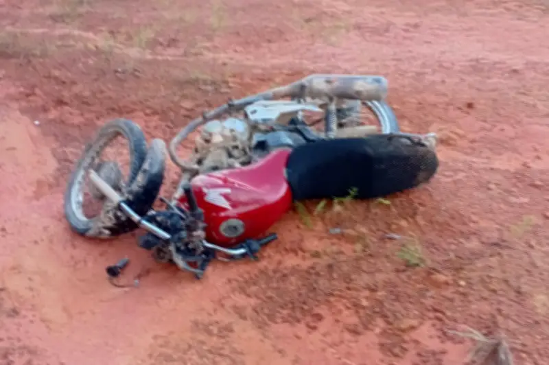 Motociclista morre ao bater em meio-fio em São João da Baliza