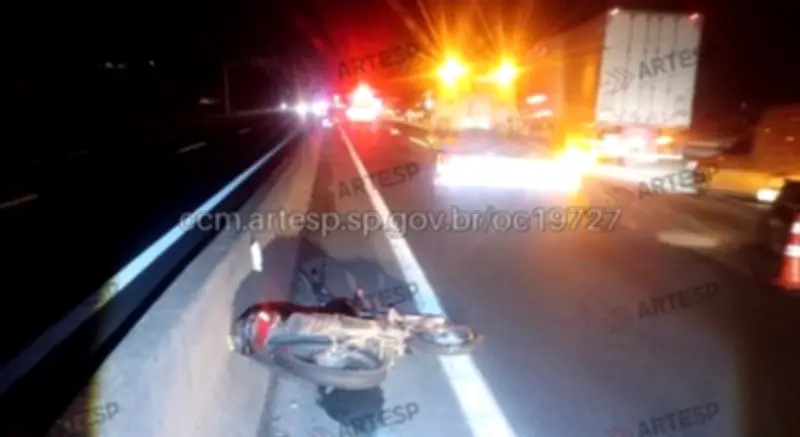Motociclista morre após bater em carreta e ser atropelado duas vezes em Sorocaba