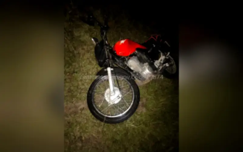 Motociclista morre após bater em placa de sinalização na SP-300 em Pereiras