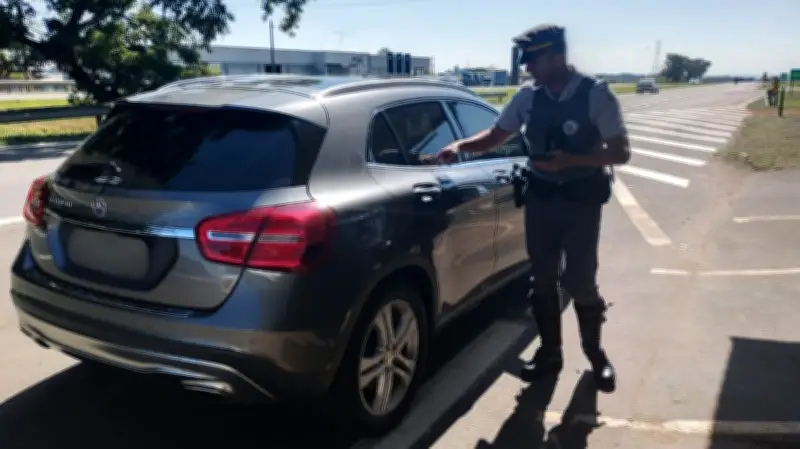 Motorista com R$ 56 mil em multas e 116 evasões de pedágio é flagrado em SP