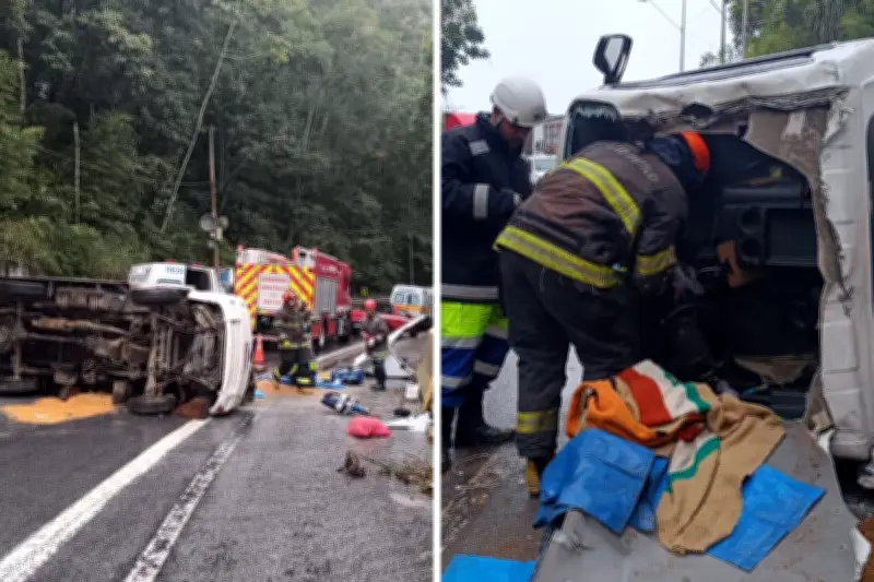 Motorista de 25 anos fica ferido após capotar caminhão na Tamoios