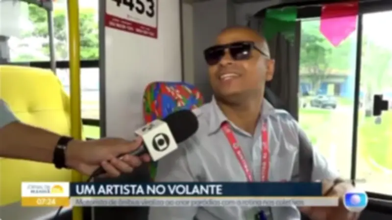 Motorista de ônibus viraliza com paródias musicais em Maceió