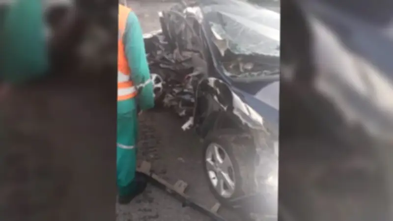Motorista morre após colidir com caminhão parado na BR-116 em Fortaleza