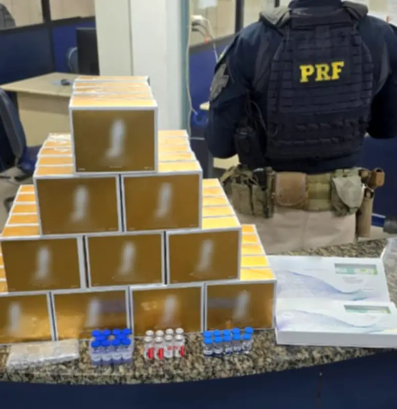 Motorista preso com perfumes e remédios ilegais na Via Dutra em Barra Mansa