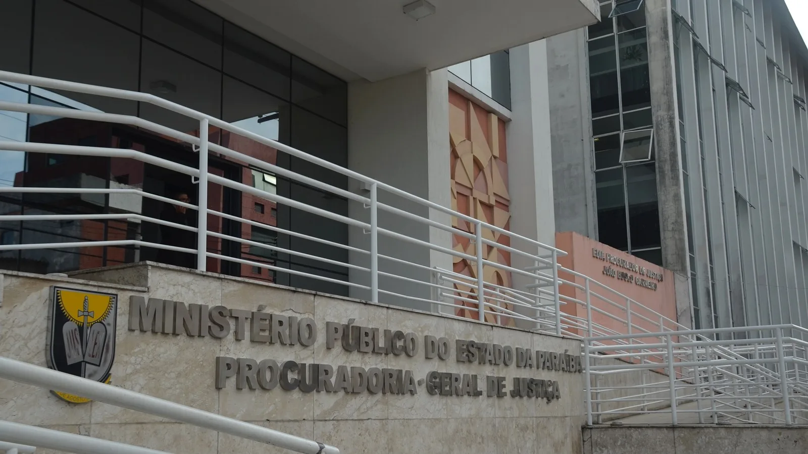 MPPB aciona construtora por ultrapassar altura permitida em condomínio em Cabedelo
