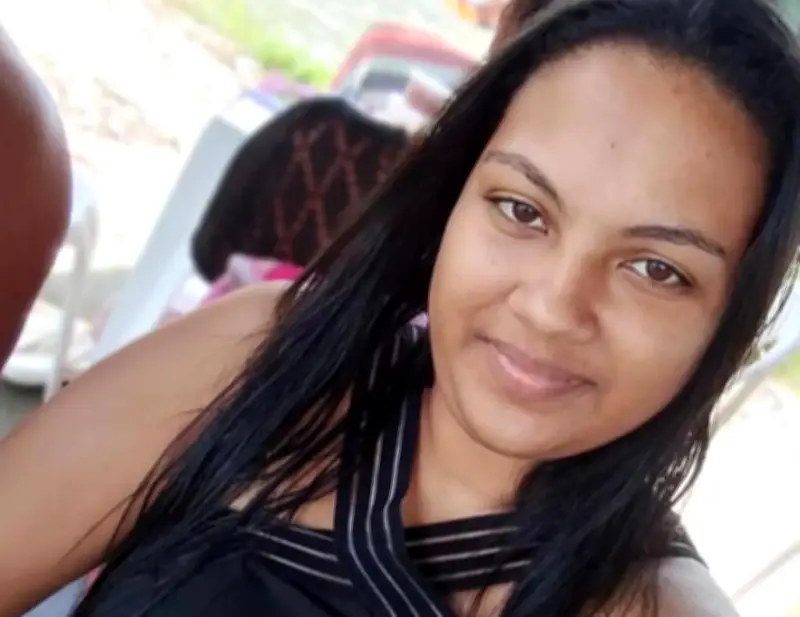 Mulher de 24 anos é morta a facadas pelo marido em Capela