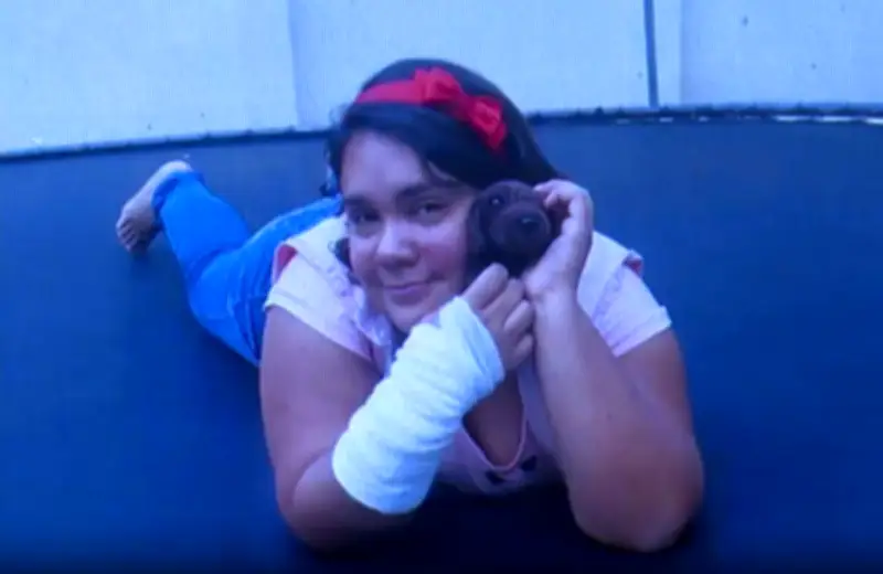 Mulher de 37 anos fingia ser criança de 12 e estudava autismo para aplicar golpe